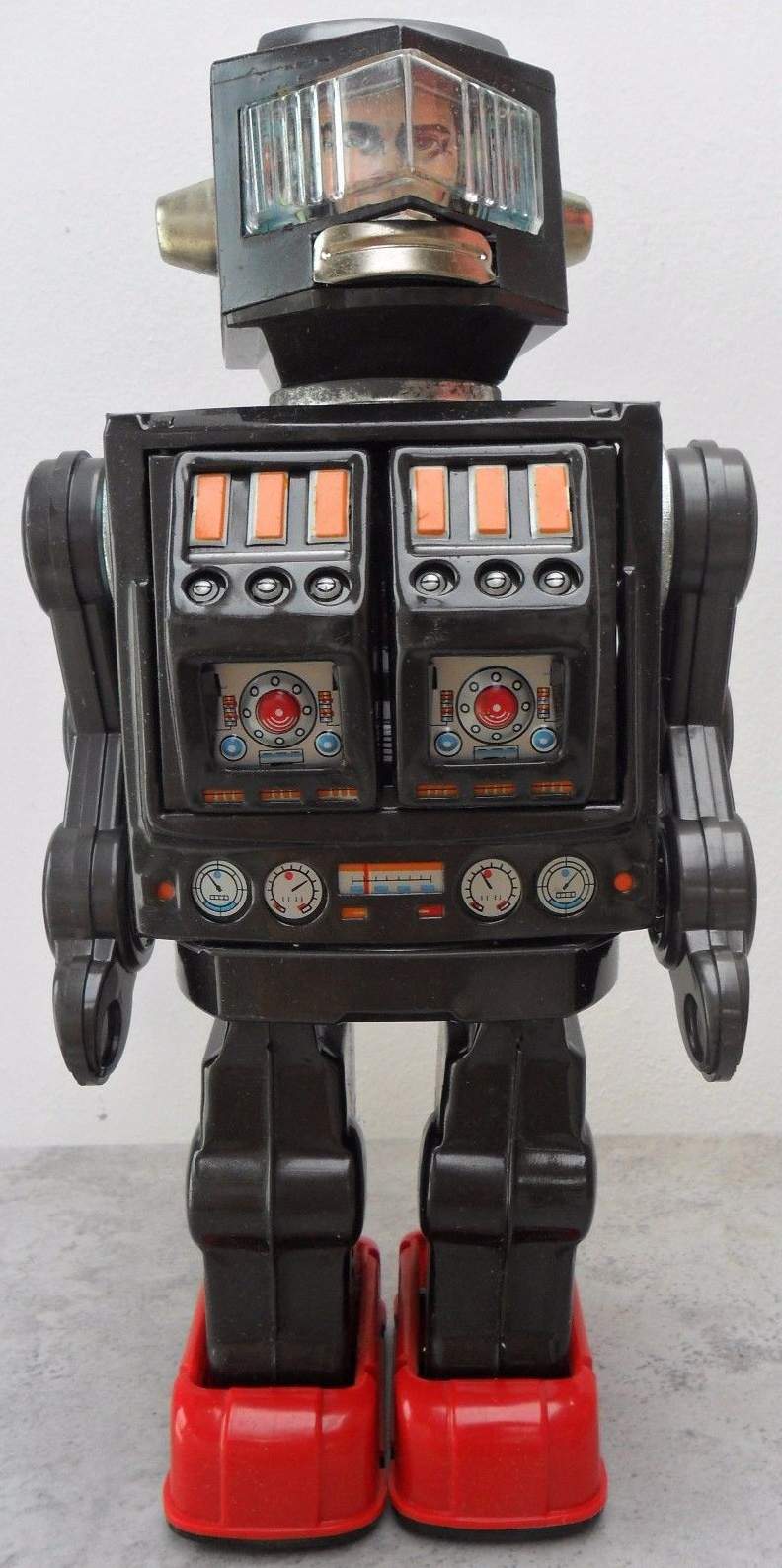 Details about   VINTAGE ROTATE-O-MATIC SUPER ASTRONAUT BATTERY OPERATED ROBOT TOY IN BOX 400-E 