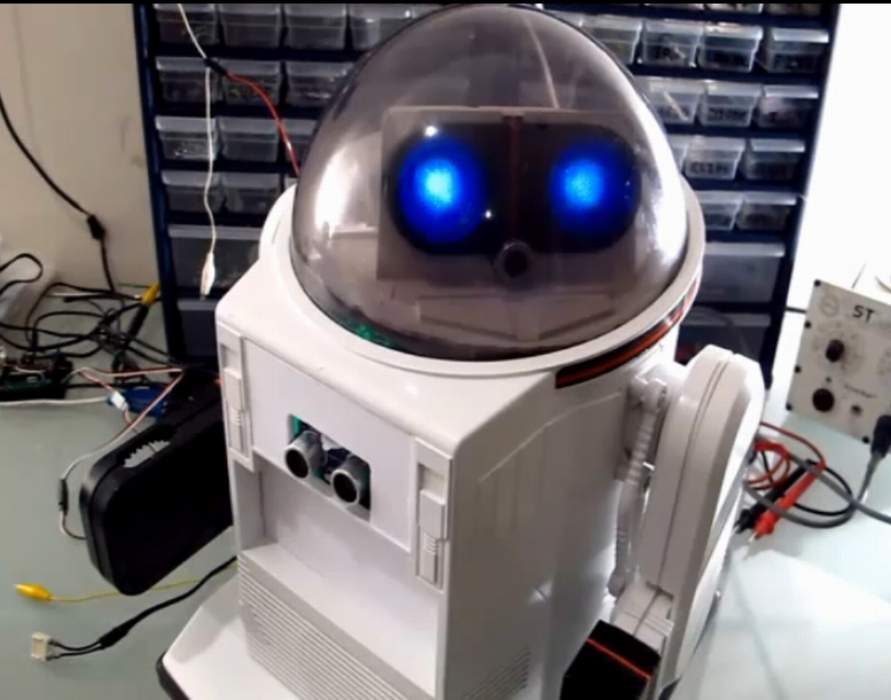 Omnibot 5402 Robot XP