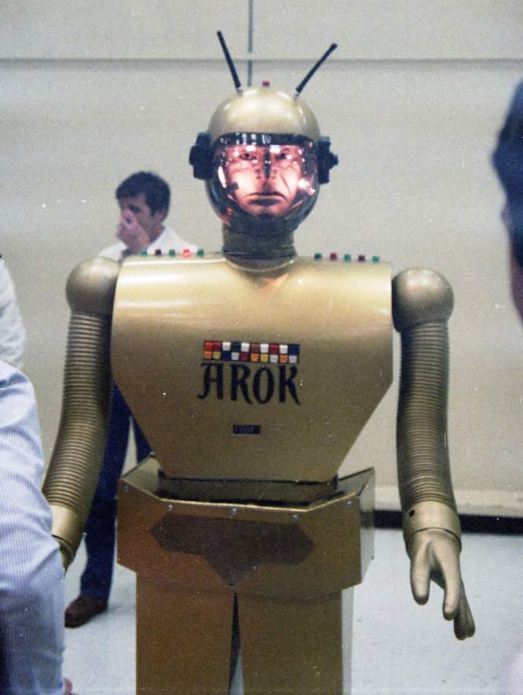 Arok Robot by Ben Skora