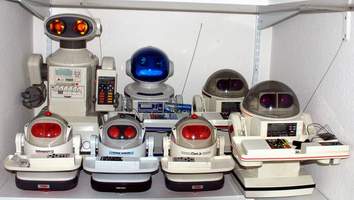 Tomy Omnibot Robot