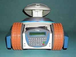 i-Que robot by Toy Quest