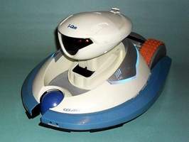 i-Que robot by Toy Quest