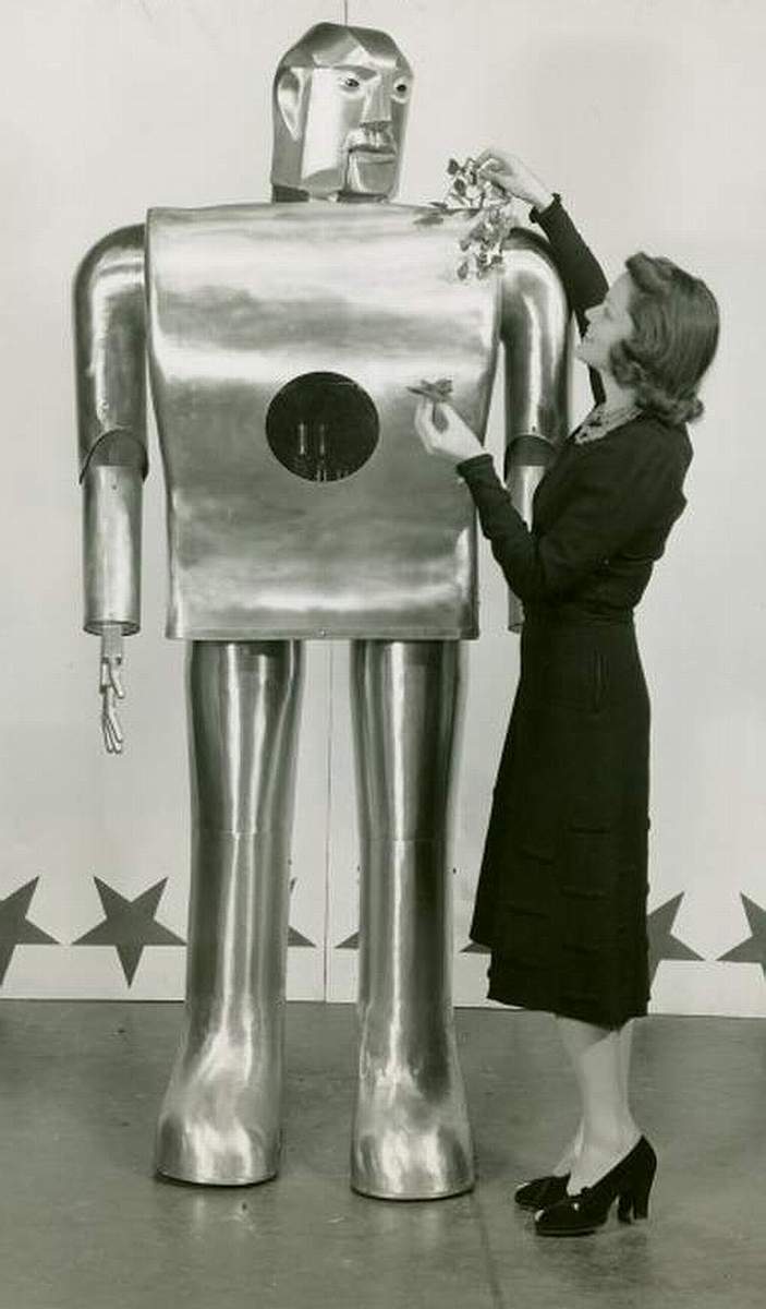 Electro "the Moto-Man" from Westinghouse - The Robots Web Site